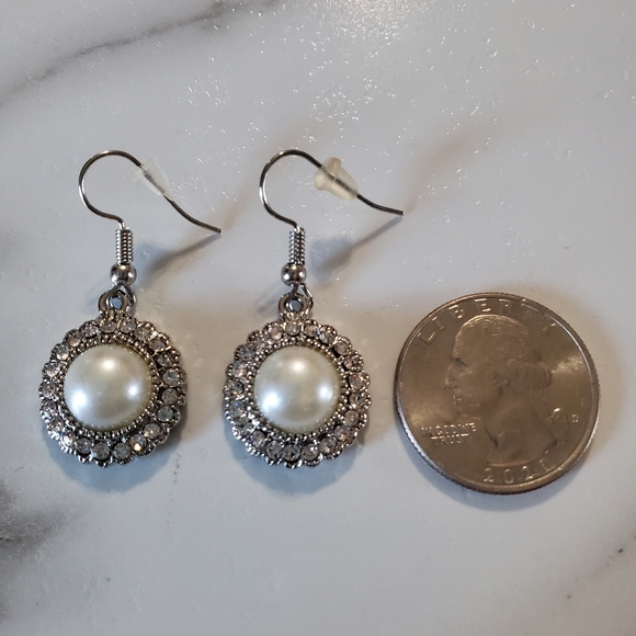 Silver Tone Faux Pearl & Rhinestones Earrings 💥3 for $12💥 - Picture 9 of 13
